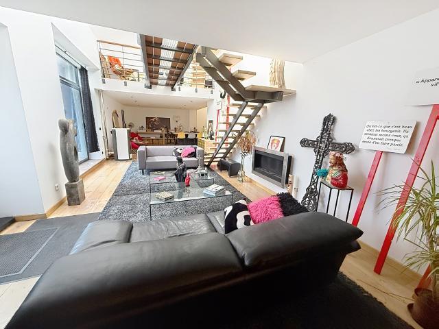LOFT D’EXCEPTION 190 m2 + TERRASSE Tourcoing Secteur Jardin Botanique / Gare