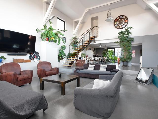 Loft d'Architecte avec Jardin et Piscine 321m² Albi