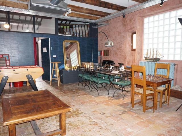 Loft de 250m2 sur le vieux port au coeur de Marseille usage familial et/ou professionnel