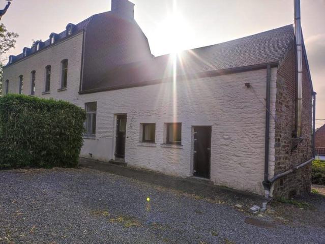 Loft de 80 m2 1 ch jardin parking