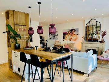 Loft design meublé de haut standing aux Eaux Vives