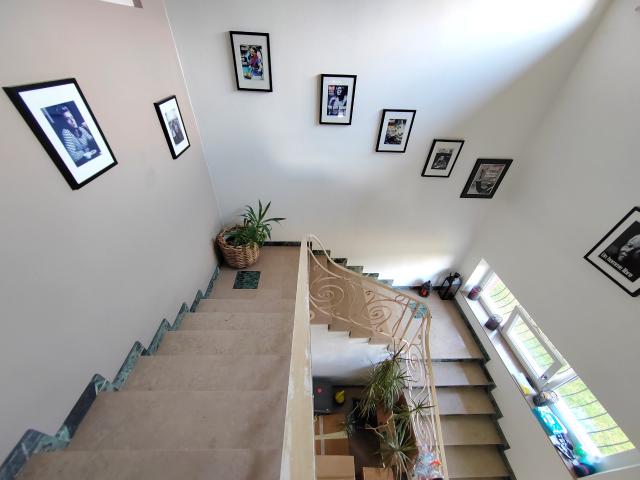 Loft d'exception de 195 m2 avec terrasse panoramique de plus de 180 m2, jardin privatif, garage et atelier