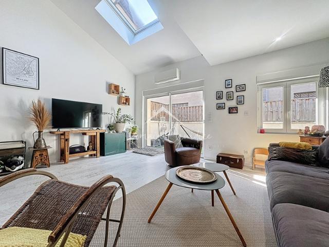 LOFT EN DUPLEX 144 M2 AVEC DEUX PLACES DE PARKING
