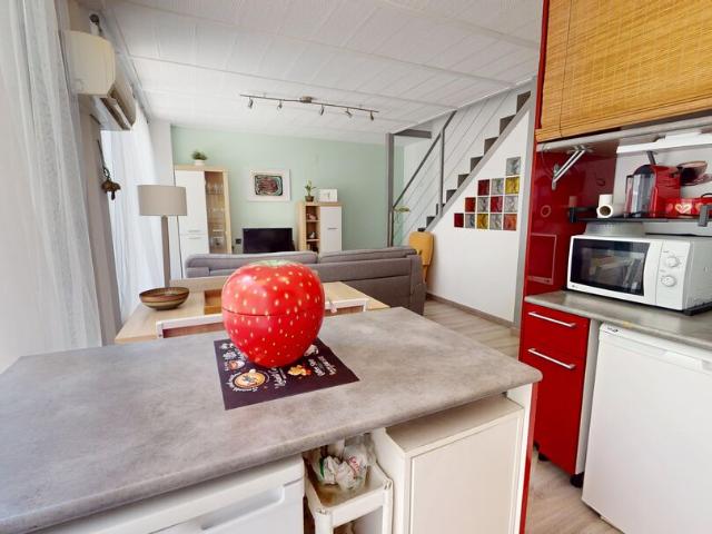 LOFT EN SUENAZCES CON 2 HABITACIONES Y JARDIN
