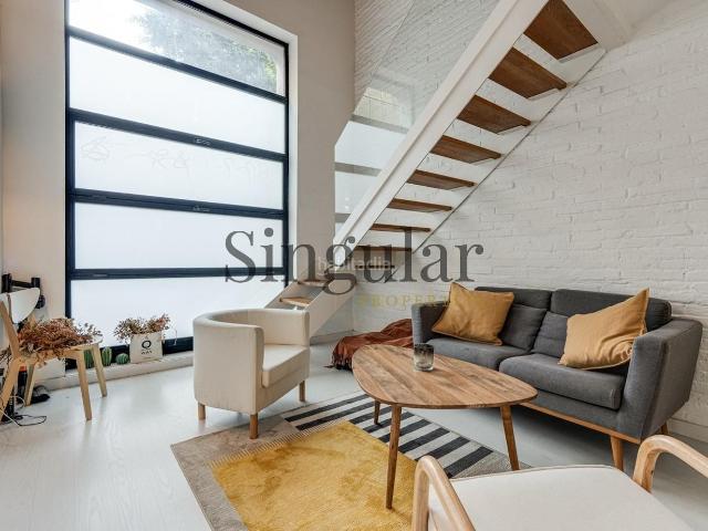 Loft en venta en Barcelona, Vila de Gràcia. Dúplex tipo loft en el corazón de Gràcia. Lofts.