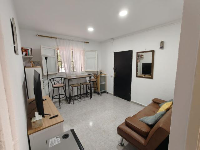 Loft en venta en Barcelona, Canyelles. loft alquilado en guineueta vella. Lofts.