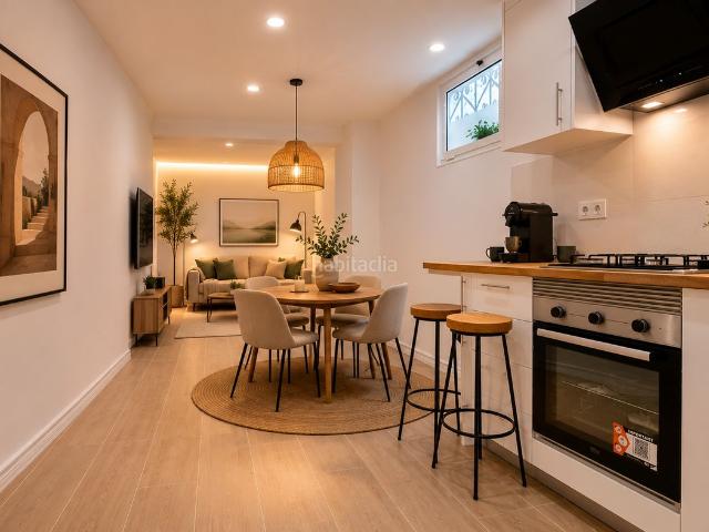 Loft en venta en Barcelona, El Camp de l´Arpa del Clot. Loft reformado con terraza en venta Listo para entrar a vivir. Lofts.