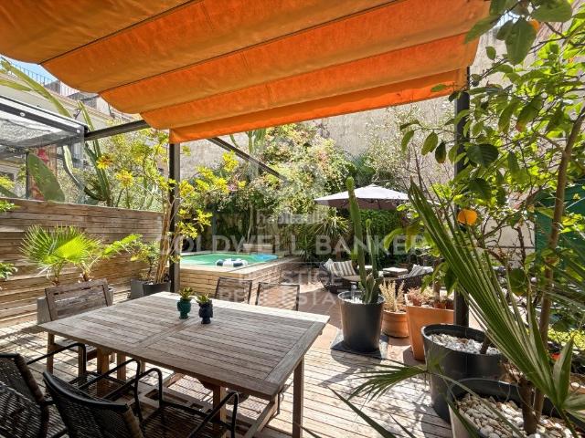 Loft en venta en Barcelona, Gòtic. Loft con jardín y piscina en un antiguo palacio del siglo XVIII. Lofts.