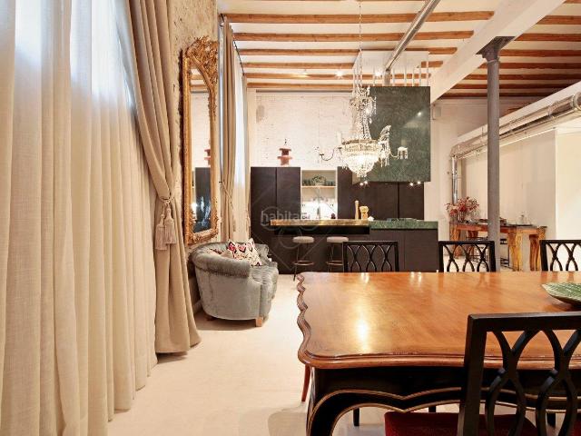 Loft en venta en Barcelona, Gòtic. Rehabilitación completa con terraza comunitaria chilout con vista a barcelona centrico con estudio. Lofts.