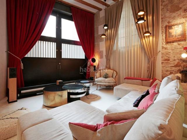 Loft en venta en Barcelona, Gòtic. Rehabilitación completa con terraza comunitaria chilout con vista a barcelona centrico con estudio. Lofts.