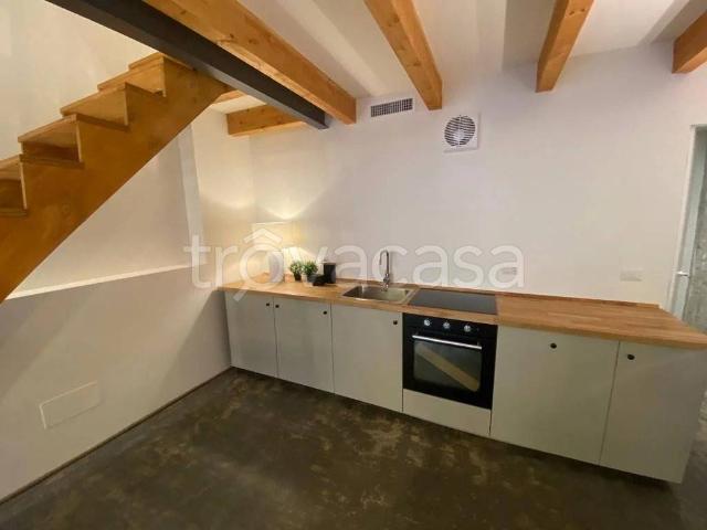 Loft in affitto a Milano via Marcantonio dal Re, Certosa