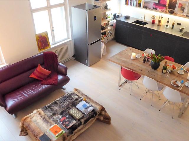 Loft like top floor maisonette in top location really