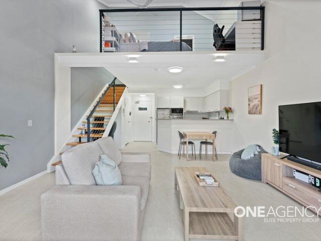 LOFT LIVING WITH ESCARPMENT VIEWS