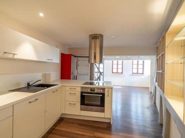 Loft Stadthaus in der Altstadt: 125m² auf 4 Ebenen, 2 Bäder, Einbauküche, Arbeitszimmer, Klimaanlage