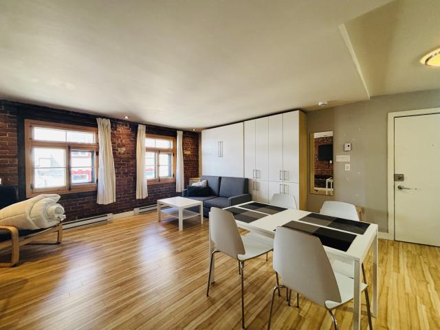 Loft studio entièrement meublé à louer Vieux Québec juin 2027