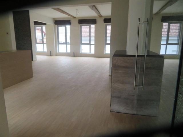 Loft style one bedroom apartment next to Meir shopping!