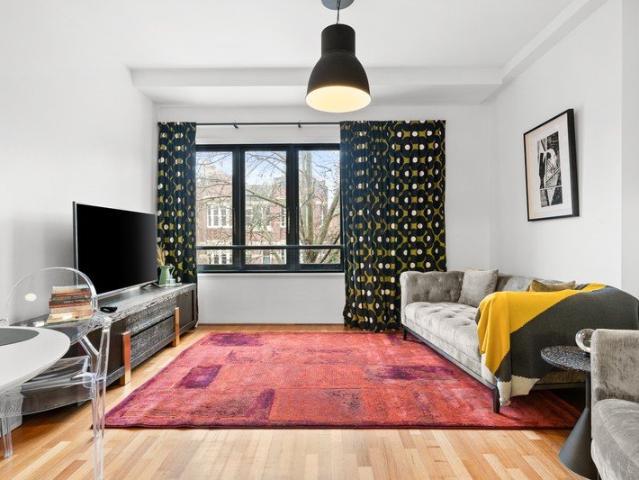 Loft style apartment in vibrant location