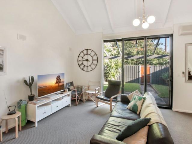 Loft Style Living in Prime Felixstow Location Fully Furnished and Ready to Enjoy!