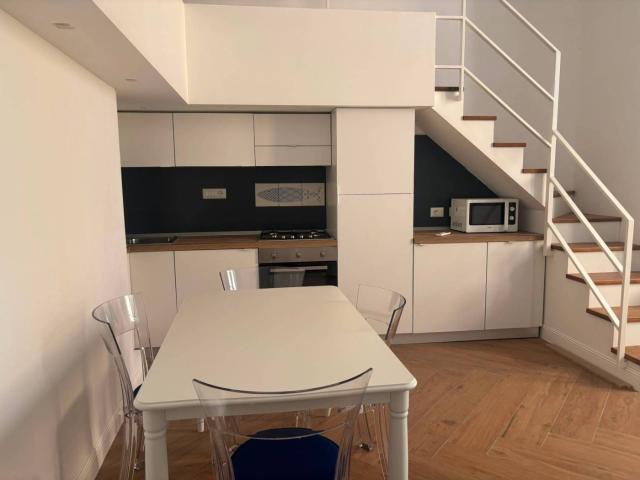 Loft salita Vetriera, Chiaia, Napoli