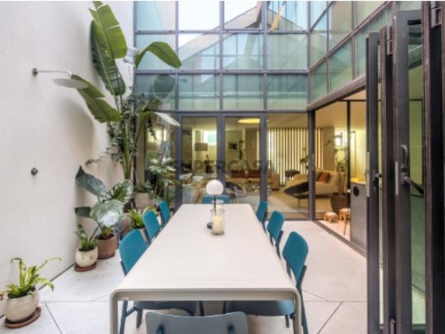 Loft T4 duplex com dois terraços, piscina e garagem em Belém
