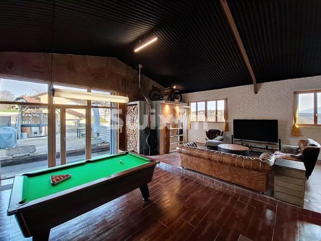 Loft T6 de 200m2 sur terrain de 922m2!