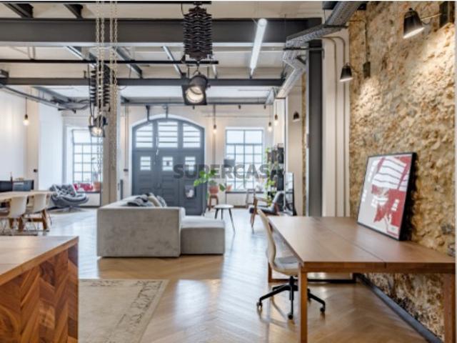 Loft T2+2 com terraço, no Alto de Santo Amaro, em Alcântara