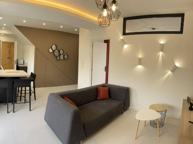Loft T2 Neuf meublé en hyper centre avec vue exceptionnelle, balcon et parking, wifi eau froide comprise