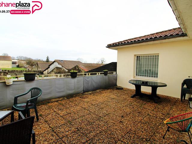 Appartement avec garage et jardin Targon 5 pièce s 123 m2