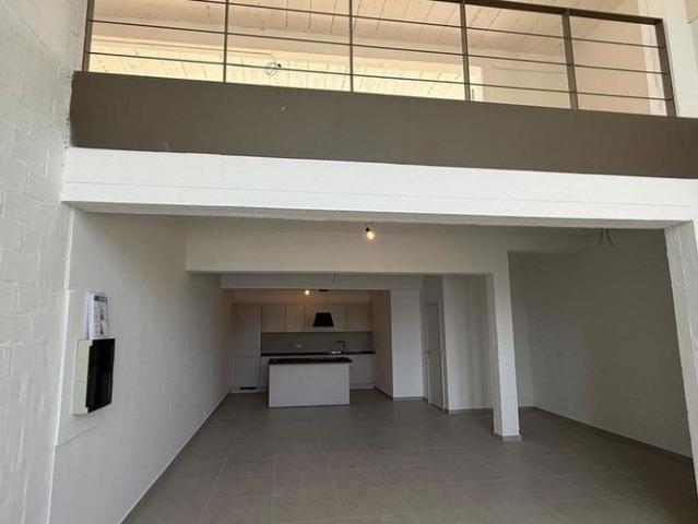 Loft te huur in Antwerpen voor € 1.350 met 1 slaapkamer