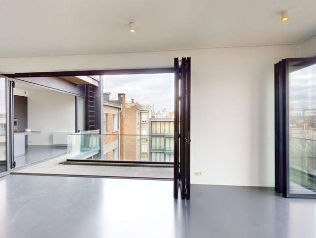 Loft te huur in Antwerpen voor € 2.650 met 2 slaapkamers