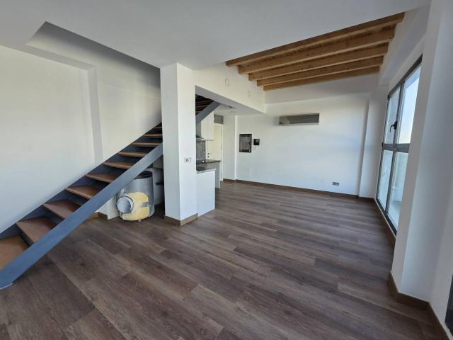 Loft tipo duplex en alquiler en Soho. Leganés