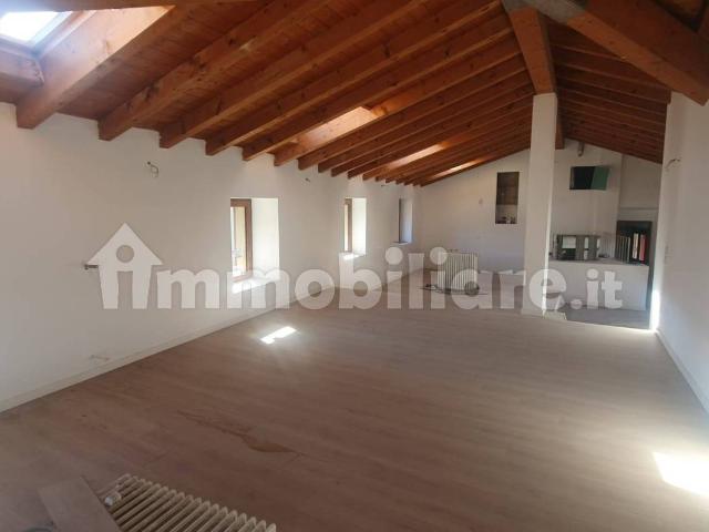 Loft via Pradello, Vertova