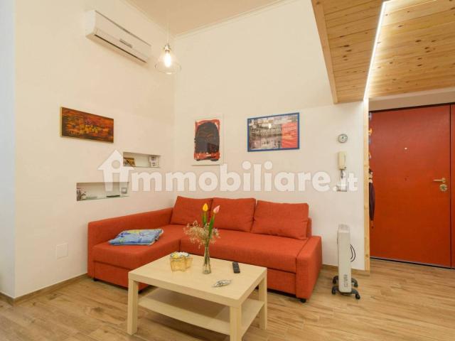 Loft via delle Zite, Tribunali, Napoli