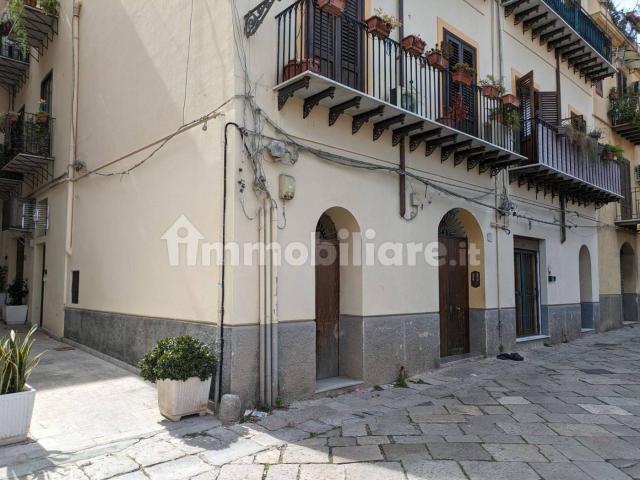 Loft via Gioiamia 22, Tribunale, Palermo