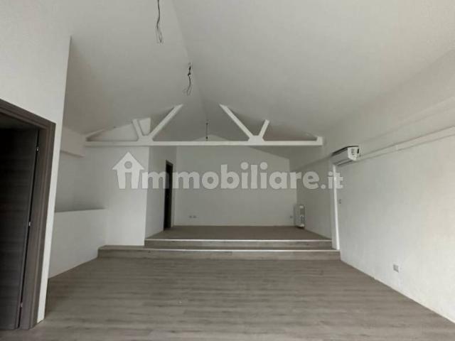 Loft via Oreste Salomone 67, Viale Ungheria Mecenate, Milano