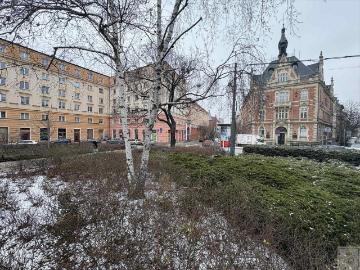 Loft w centrum Poznania z wysokimi sufitami i potencjałem