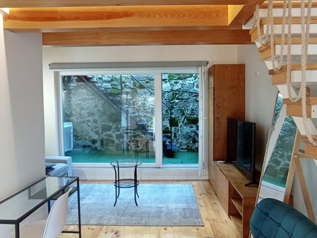 Loft w/ garden in central Porto