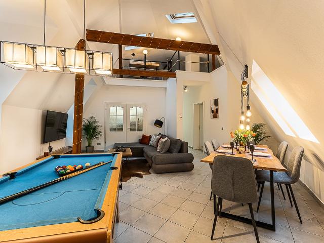 LOFT with Billiard Table and Ps4, Wuppertal Amsterdam Apartments for Rent
