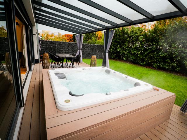 Loft with whirlpool in cologne