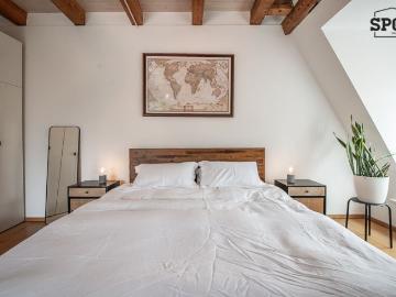 Loft Wohnung über zwei Ebenen mit Balkon