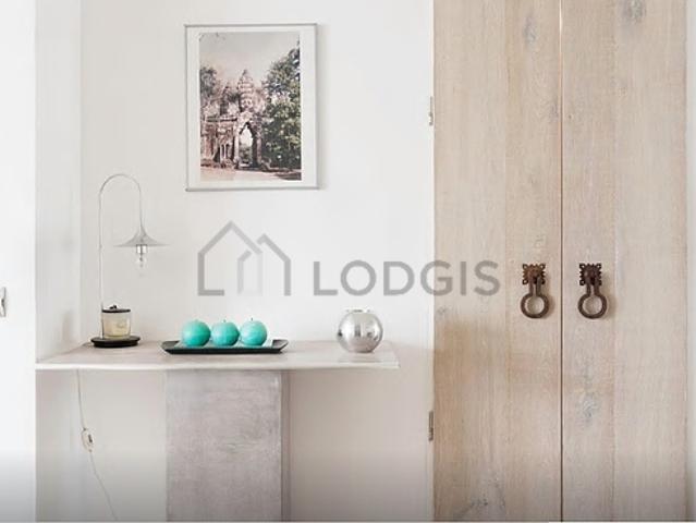 Loft 1 chambre meublé avec ascenseur Belleville Paris 20°
