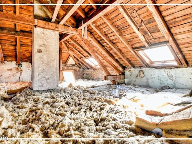 Loft 1 pièce 101 m²