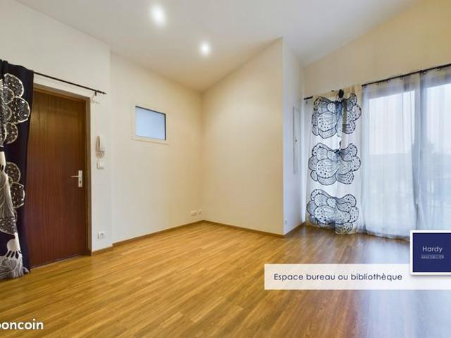 Loft 3 pièces 64 m²