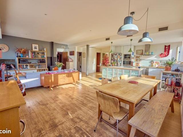 Loft 4 pièces 127 m²
