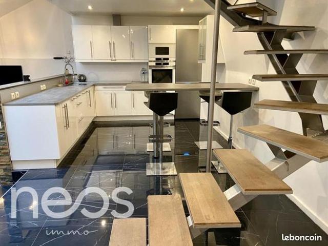 Loft 6 pièces 159 m²