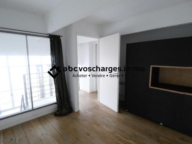 Loft 93 m² avec parking et balcon
