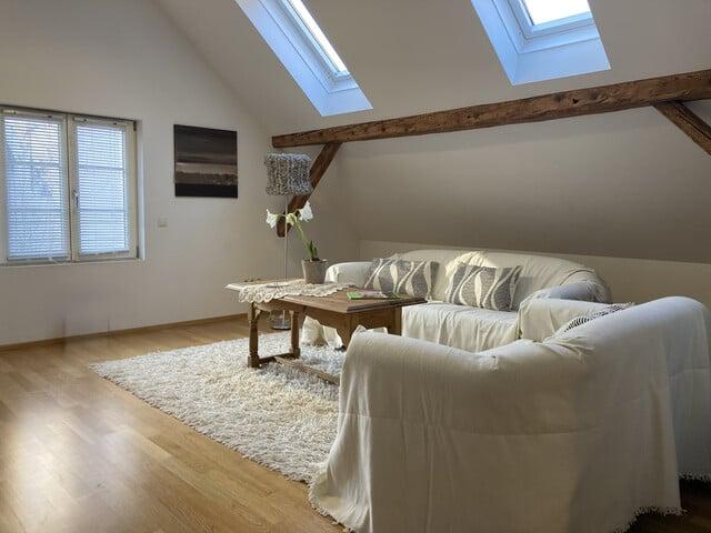 Loftartige Dachgeschoss Wohnung in naturnaher Lage!