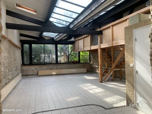 Loft/atelier/surface 3 pièces 96 m²