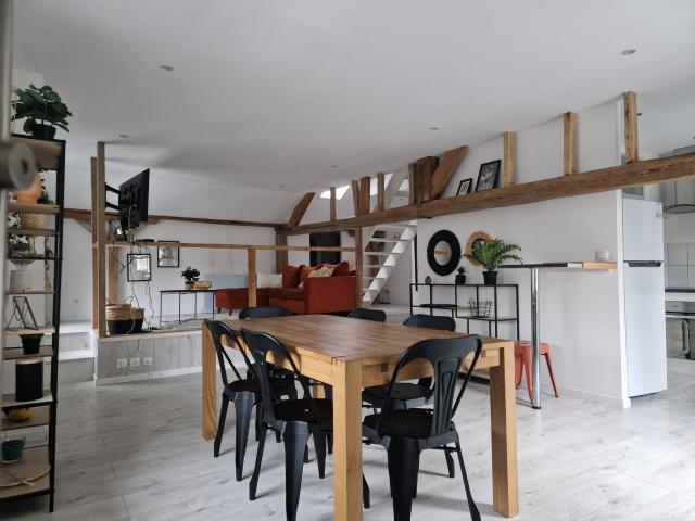 Loft/atelier/surface meublé 3 pièces 113 m²
