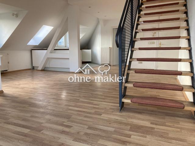 Loftfeeling auf 2 Ebenen, außergewöhliche & lichtdurchflutete Galeriewohnung